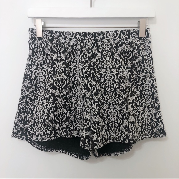 Black and white flowy shorts Clearance